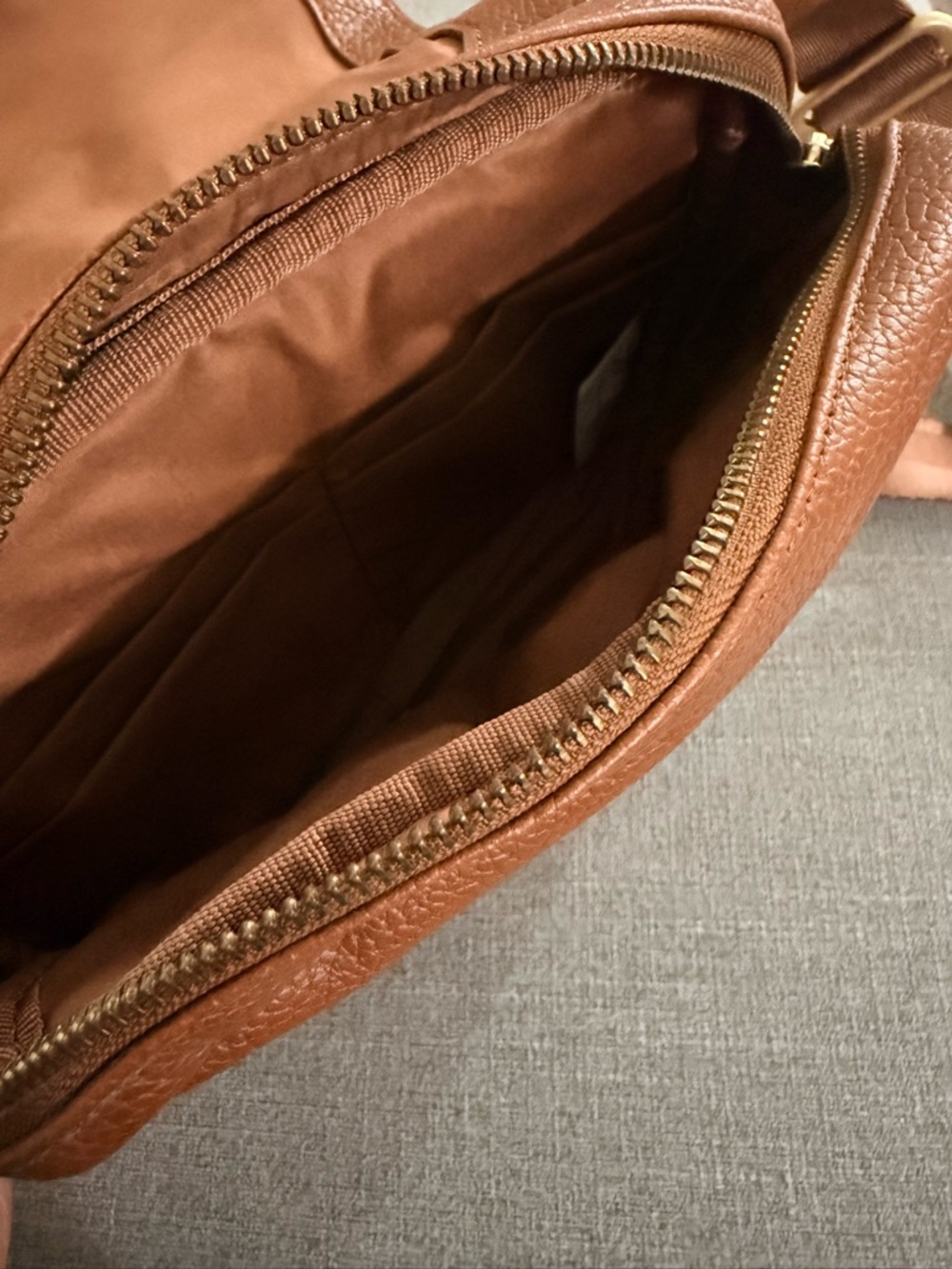 Freshly Picked Classic Crossbody multi purpose Bag - Picture 5 of 12